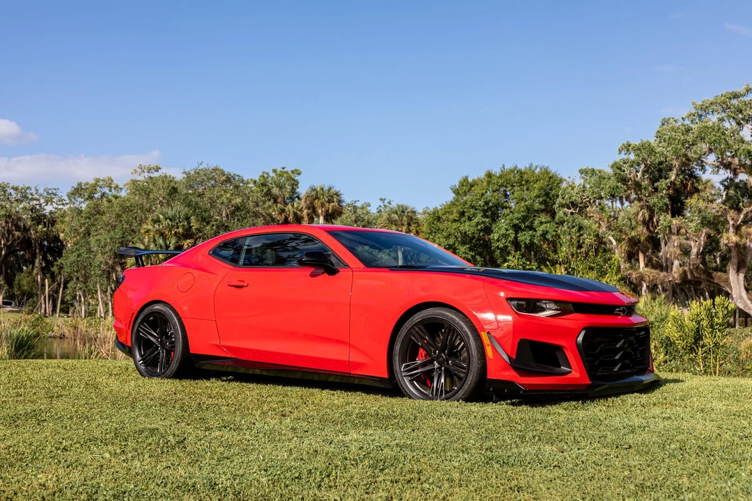 2024 Chevrolet Camaro ZL1 6th Gen - Image 28 of 31