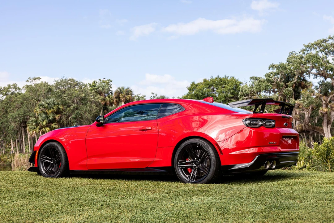 2024 Chevrolet Camaro ZL1 6th Gen - Image 15 of 31