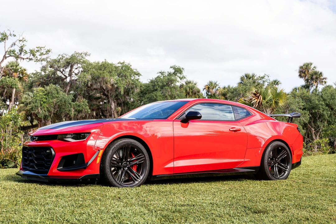 2024 Chevrolet Camaro ZL1 6th Gen - Image 10 of 31