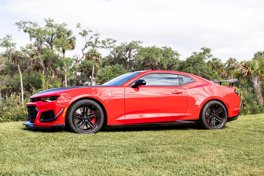 2024 Chevrolet Camaro ZL1 6th Gen - Image 11 of 31