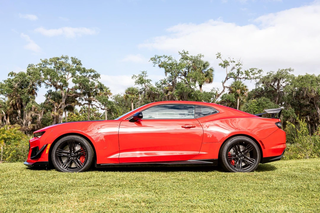 2024 Chevrolet Camaro ZL1 6th Gen - Image 13 of 31