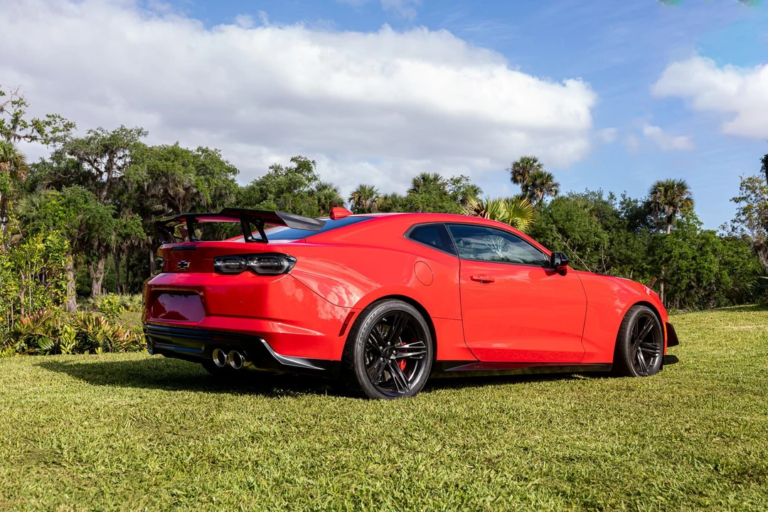 2024 Chevrolet Camaro ZL1 6th Gen - Image 23 of 31