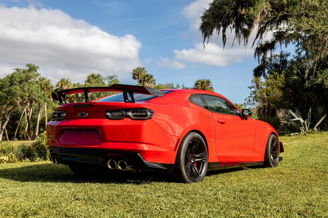 2024 Chevrolet Camaro ZL1 6th Gen - Image 21 of 31