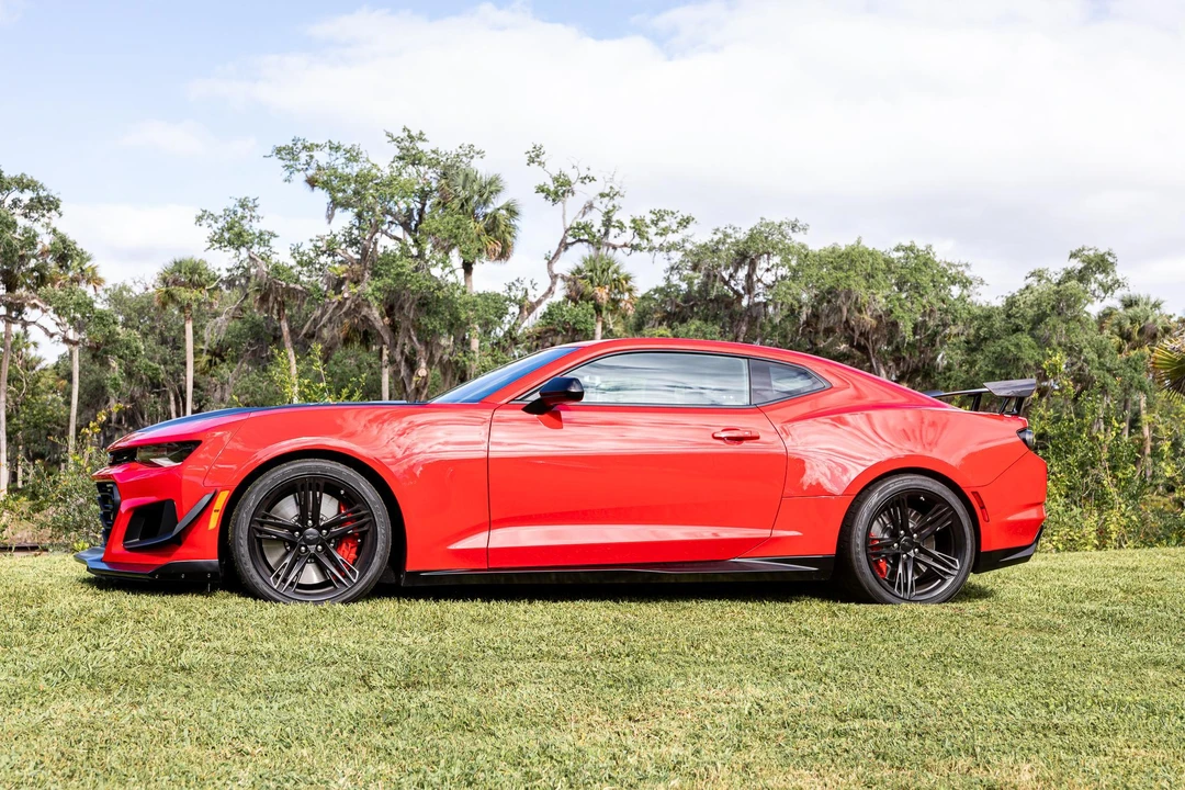 2024 Chevrolet Camaro ZL1 6th Gen - Image 12 of 31