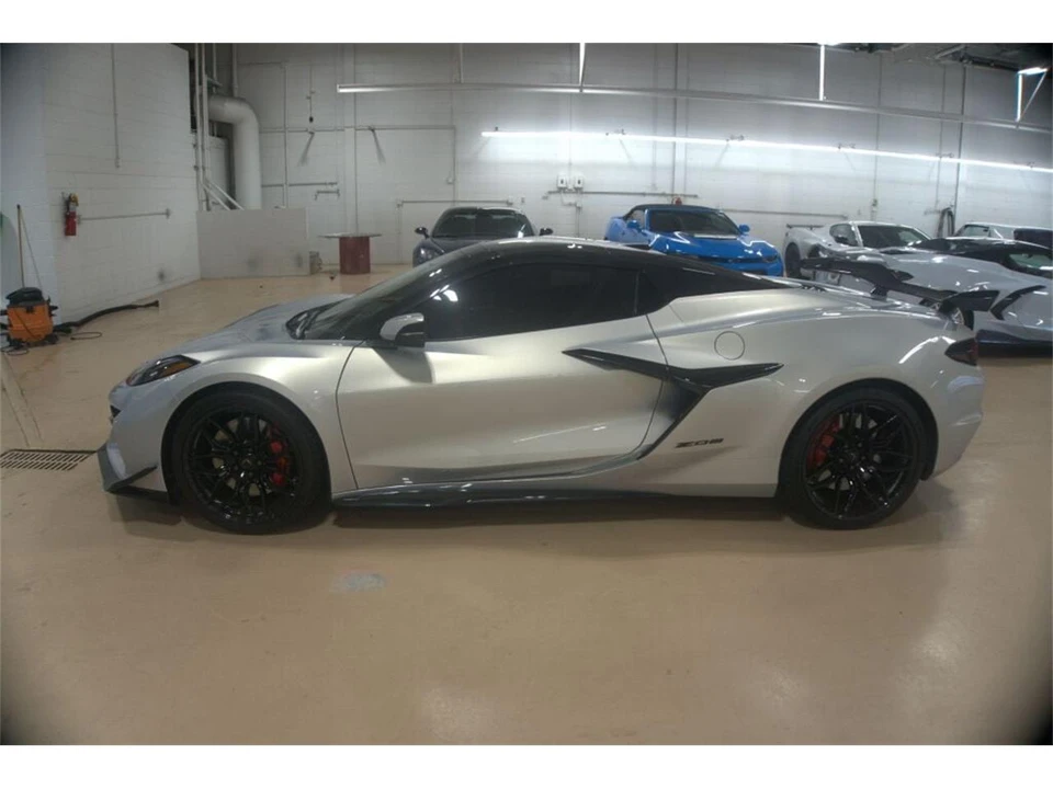 2024 Chevrolet Corvette C8 - Image 2 of 31