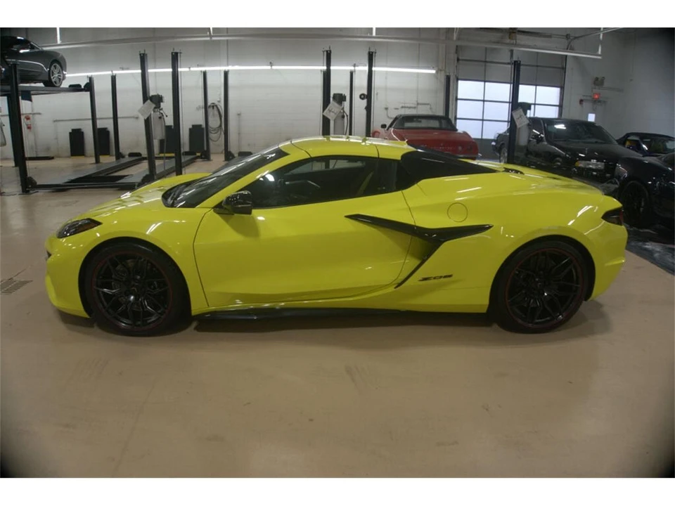 2024 Chevrolet Corvette C8 - Image 2 of 31