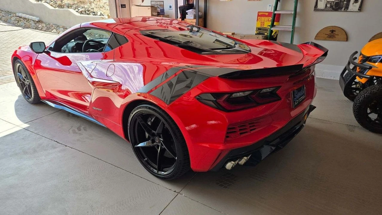 2024 Chevrolet Corvette C8 - Image 8 of 12