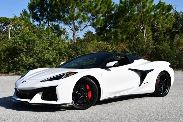 2024 Chevrolet Corvette C8 E-Ray - Image 21 of 31