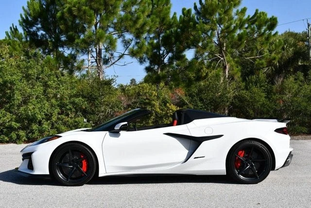 2024 Chevrolet Corvette C8 E-Ray - Image 3 of 31