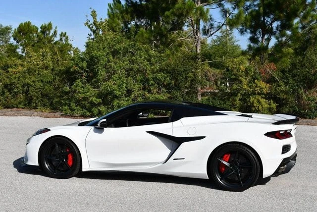 2024 Chevrolet Corvette C8 E-Ray - Image 4 of 31