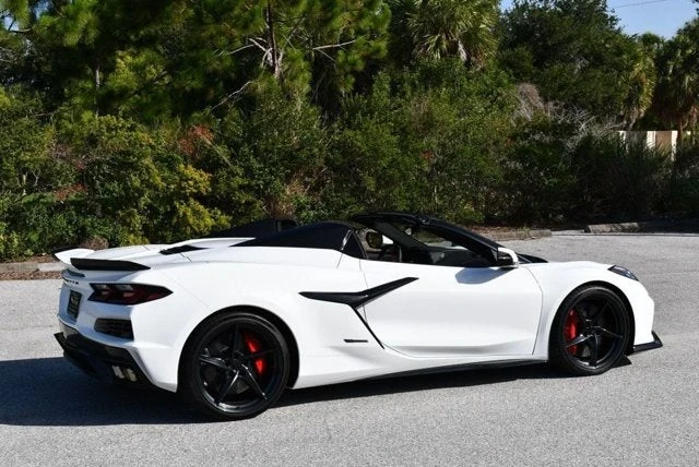 2024 Chevrolet Corvette C8 E-Ray - Image 6 of 31