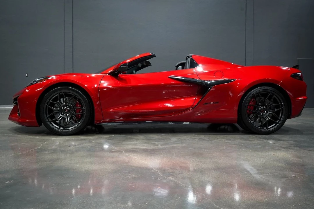 2024 Chevrolet Corvette C8 - Image 2 of 31