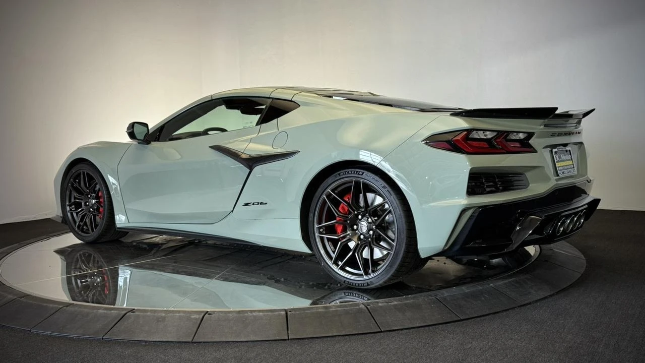 2024 Chevrolet Corvette C8 - Image 4 of 31