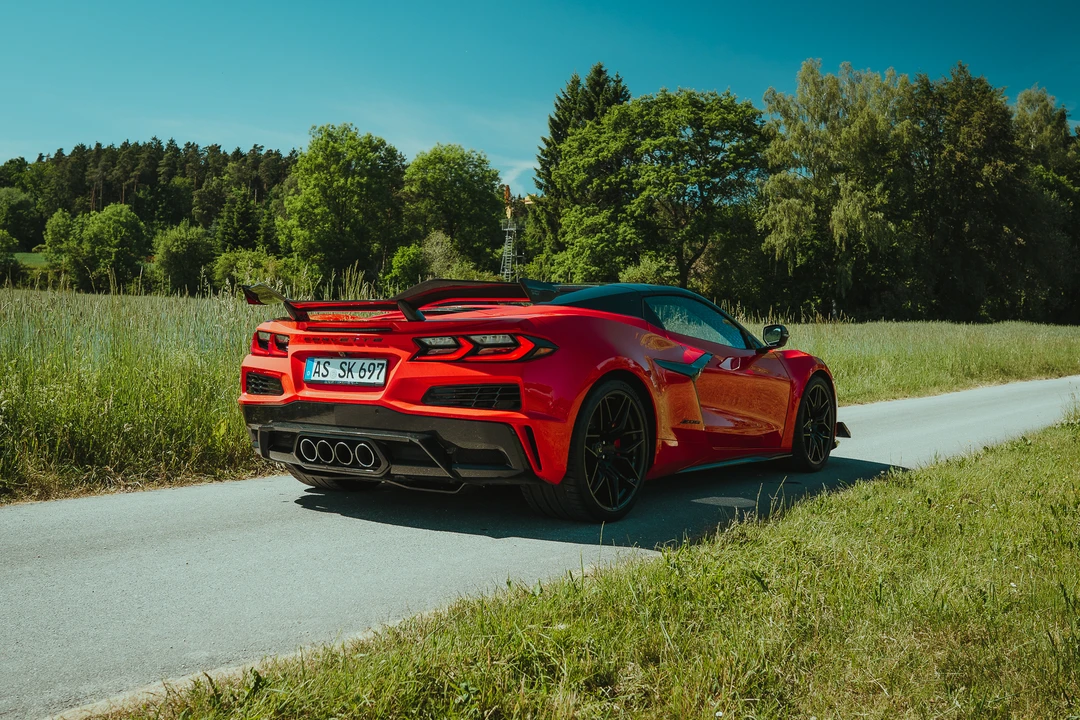 2025 Chevrolet Corvette C8 Z06 - Image 5 of 31