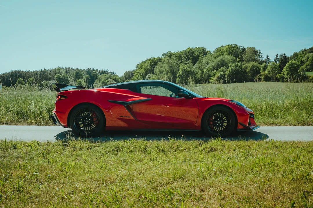 2025 Chevrolet Corvette C8 Z06 - Image 4 of 31