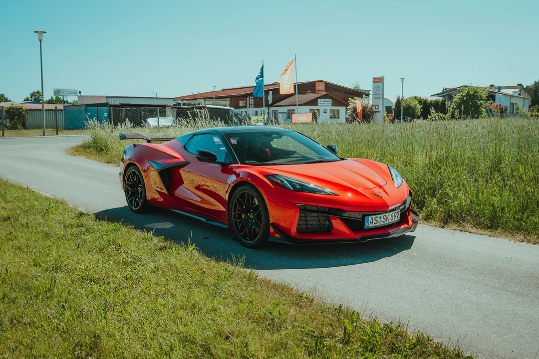2025 Chevrolet Corvette C8 Z06 - Image 3 of 31