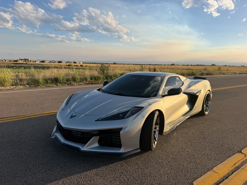 2024 Chevrolet Corvette C8 E-Ray - Image 2 of 27