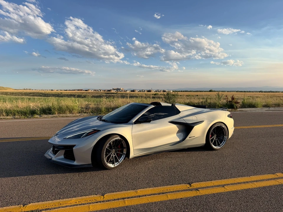 2024 Chevrolet Corvette C8 E-Ray - Image 10 of 27