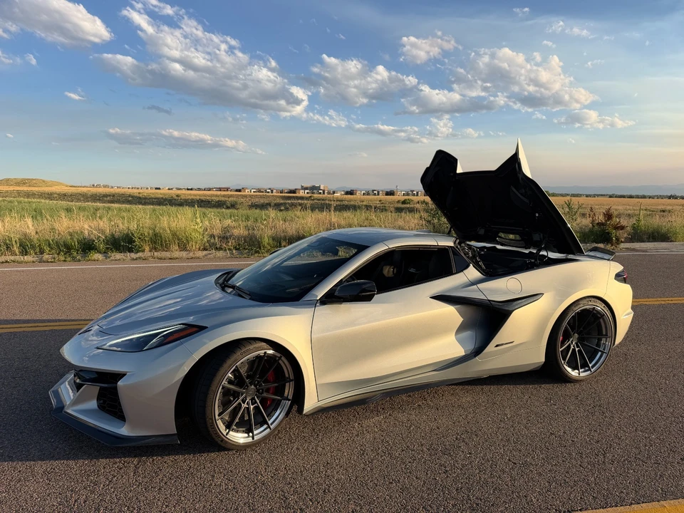 2024 Chevrolet Corvette C8 E-Ray - Image 15 of 27