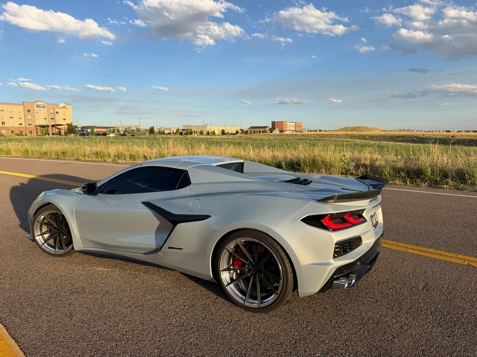 2024 Chevrolet Corvette C8 E-Ray - Image 21 of 27
