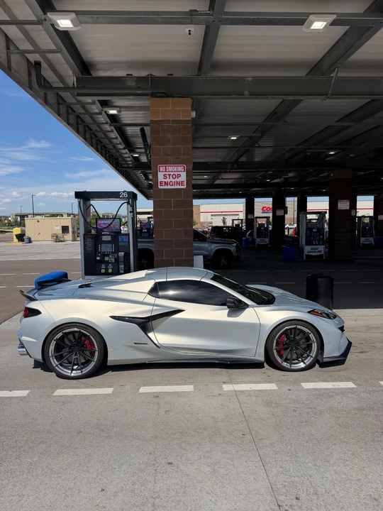 2024 Chevrolet Corvette C8 E-Ray - Image 8 of 21