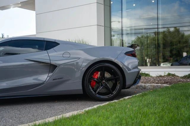 2024 Chevrolet Corvette C8 E-Ray - Image 9 of 31