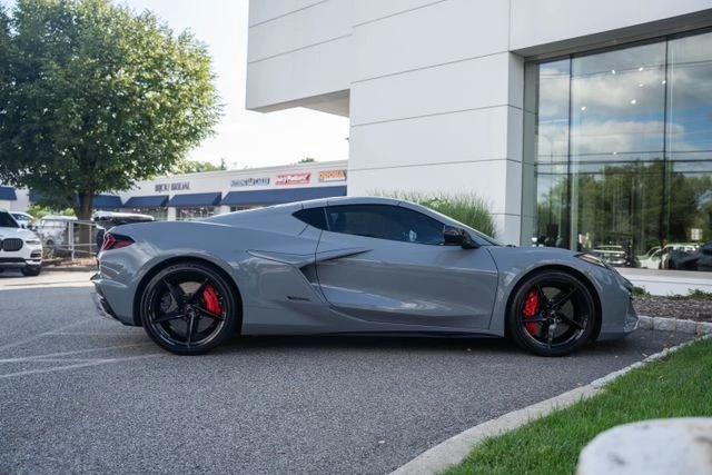 2024 Chevrolet Corvette C8 E-Ray - Image 29 of 31