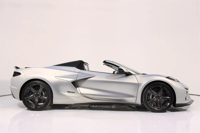2024 Chevrolet Corvette C8 E-Ray - Image 14 of 31