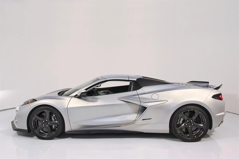 2024 Chevrolet Corvette C8 E-Ray - Image 5 of 31