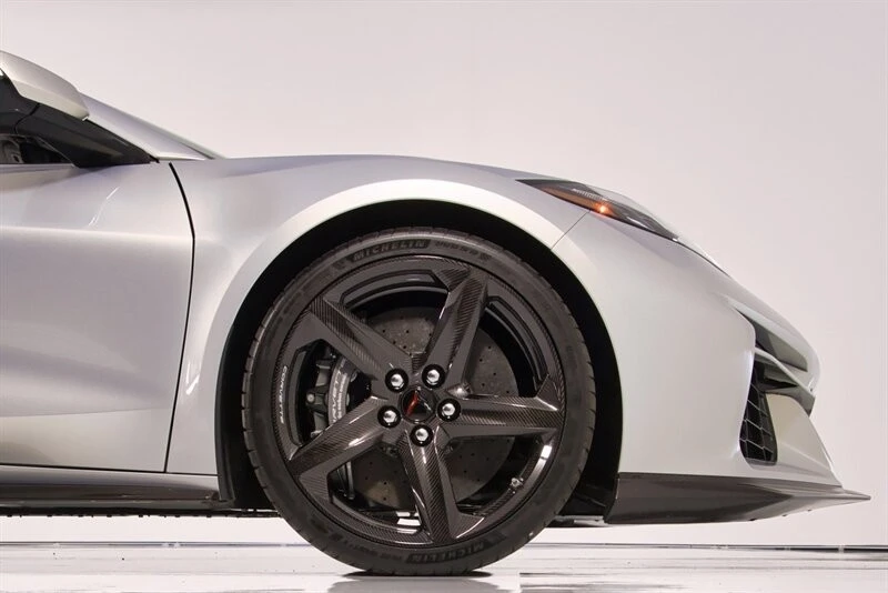 2024 Chevrolet Corvette C8 E-Ray - Image 16 of 31