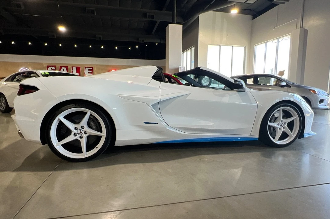 2024 Chevrolet Corvette C8 E-Ray - Image 3 of 31