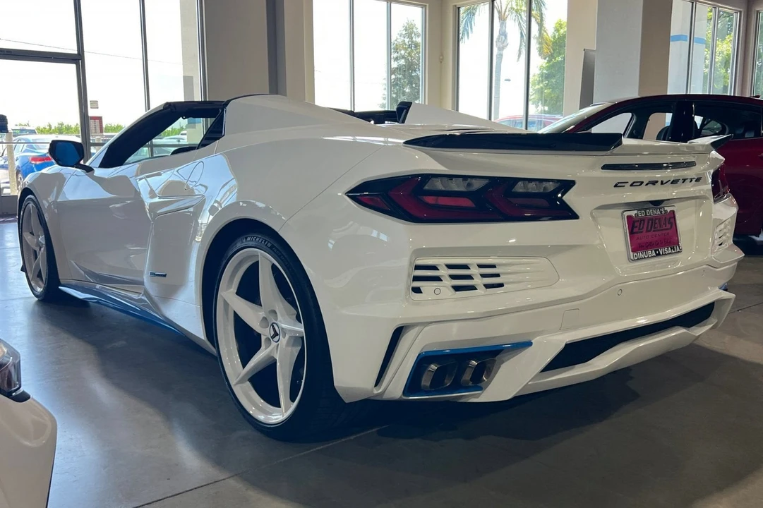 2024 Chevrolet Corvette C8 E-Ray - Image 7 of 31