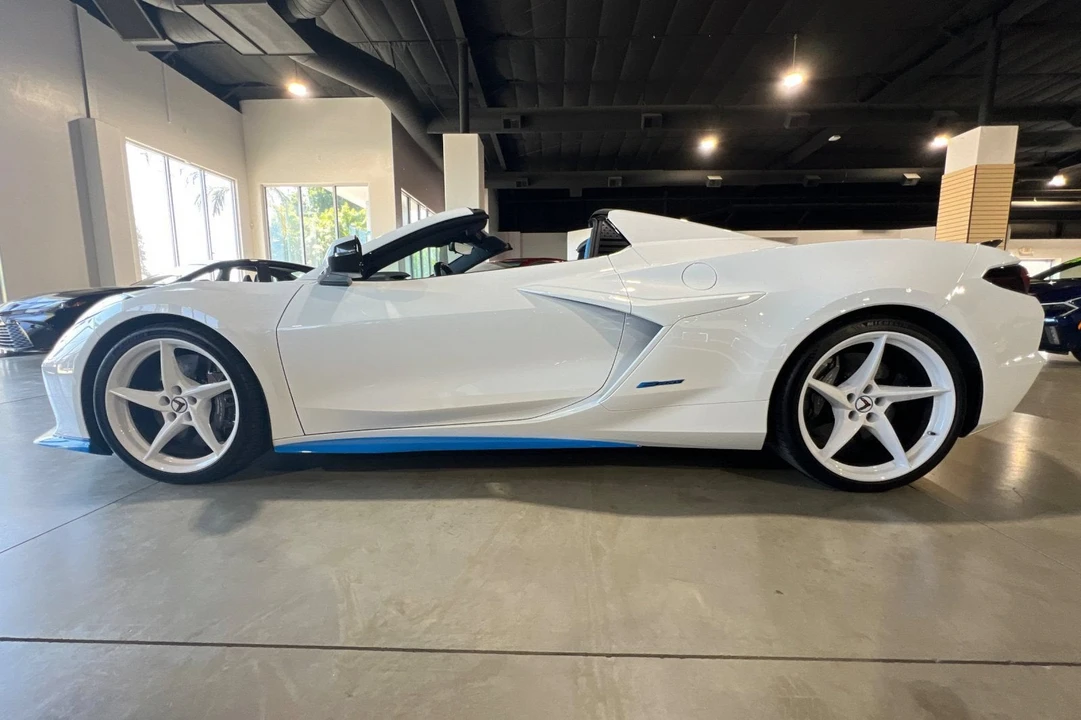 2024 Chevrolet Corvette C8 E-Ray - Image 8 of 31
