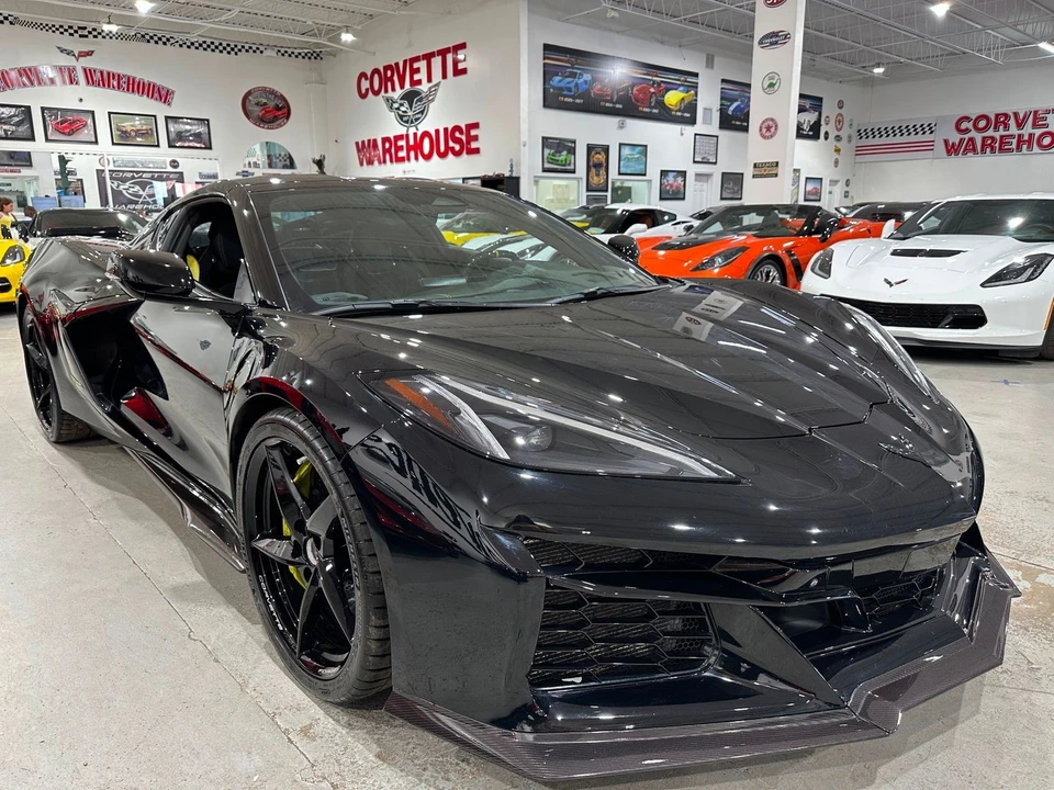 2024 Chevrolet Corvette C8 E-Ray - Image 5 of 11