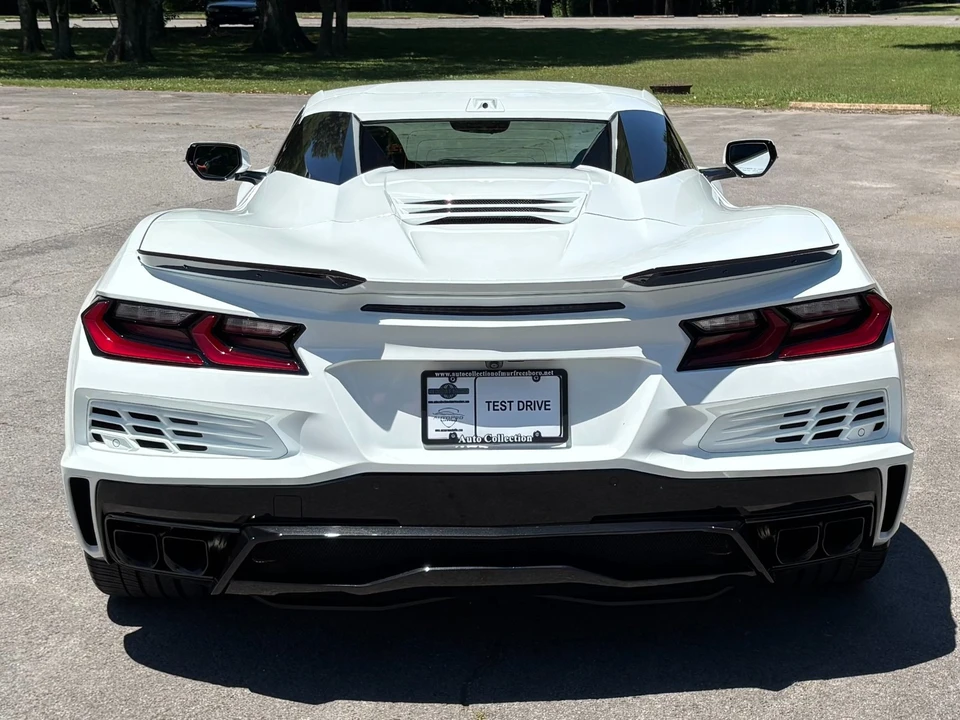 2024 Chevrolet Corvette C8 E-Ray - Image 12 of 31
