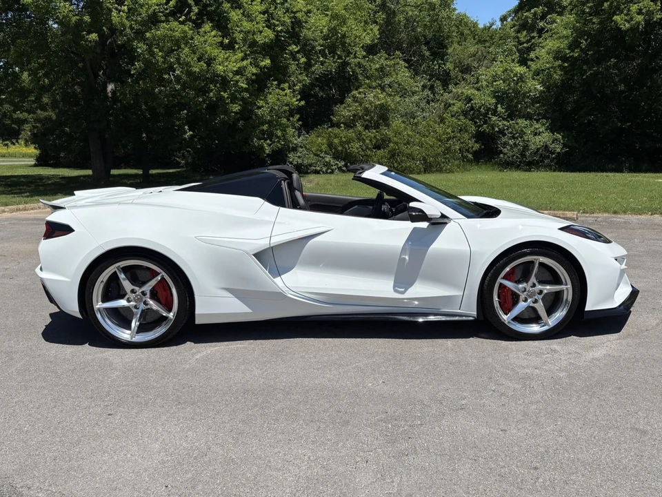 2024 Chevrolet Corvette C8 E-Ray - Image 7 of 31