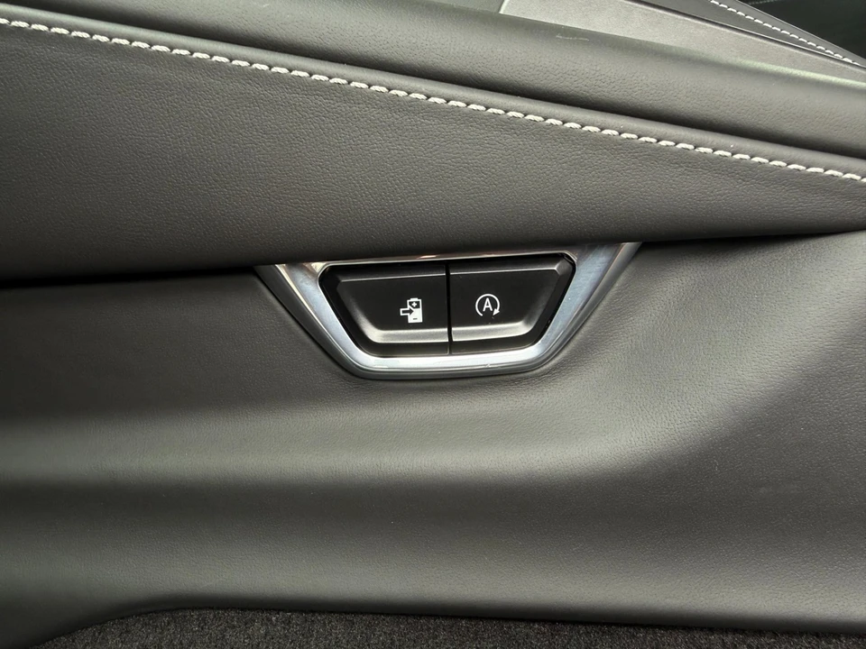 2024 Chevrolet Corvette C8 E-Ray - Image 28 of 31