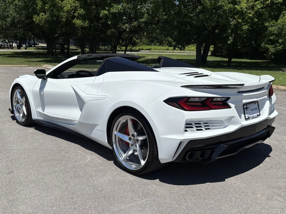 2024 Chevrolet Corvette C8 E-Ray - Image 4 of 31