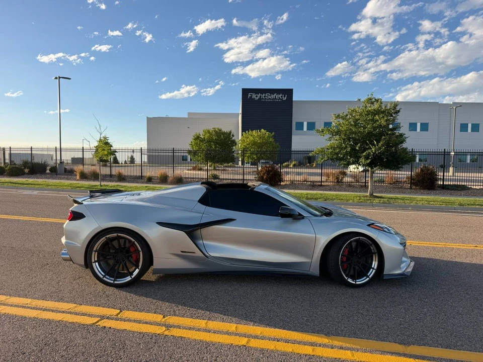 2024 Chevrolet Corvette C8 E-Ray - Image 3 of 23