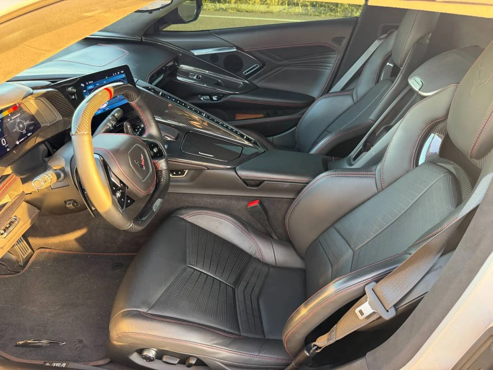 2024 Chevrolet Corvette C8 E-Ray - Image 20 of 23
