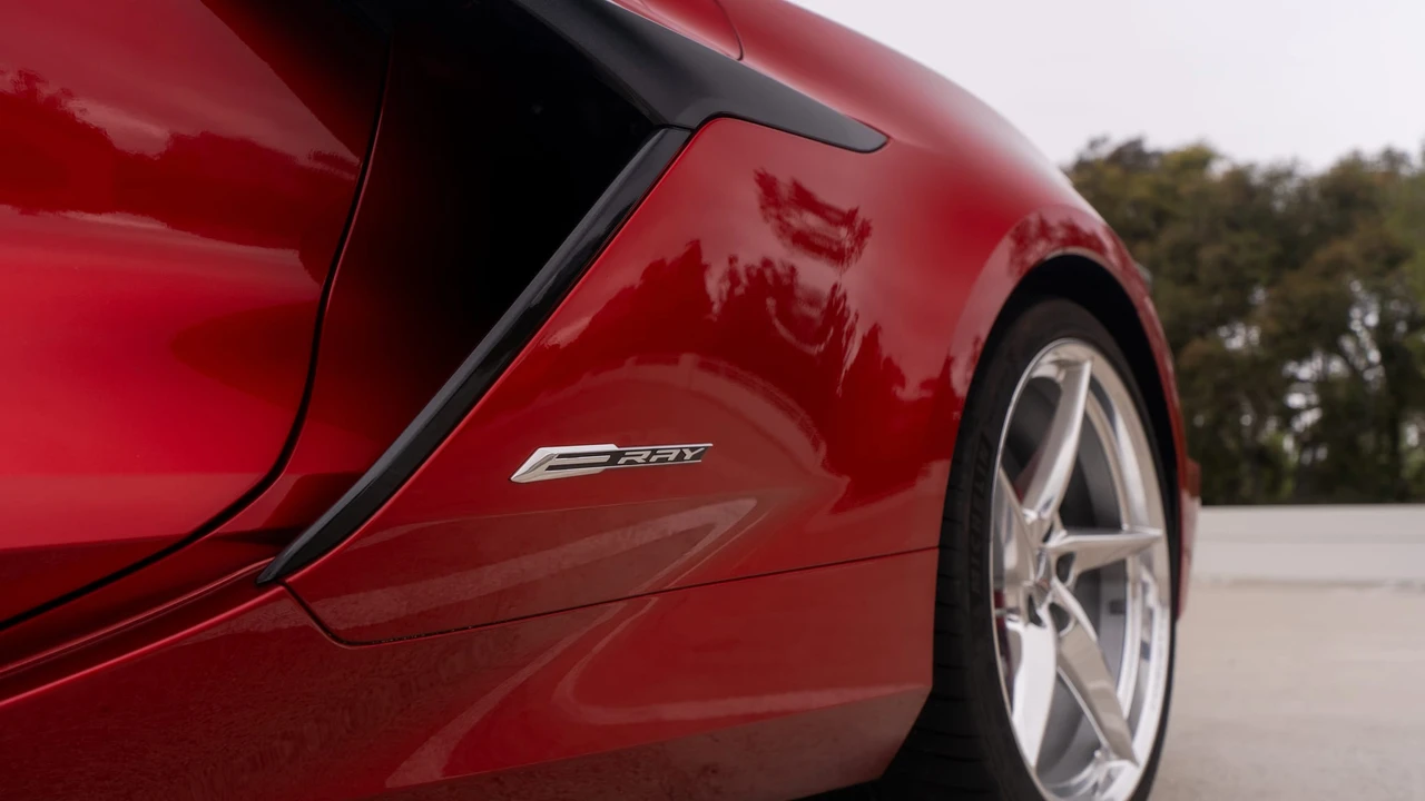 2024 Chevrolet Corvette C8 E-Ray - Image 25 of 31