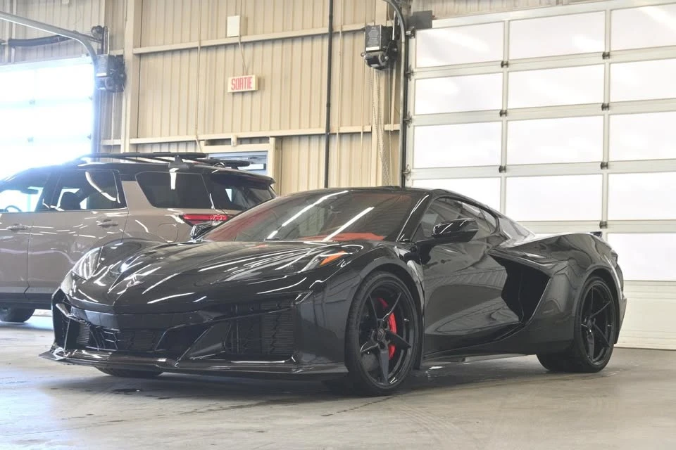 2024 Chevrolet Corvette C8 E-Ray - Image 15 of 20