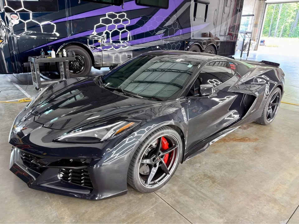 2024 Chevrolet Corvette C8 E-Ray - Image 8 of 20
