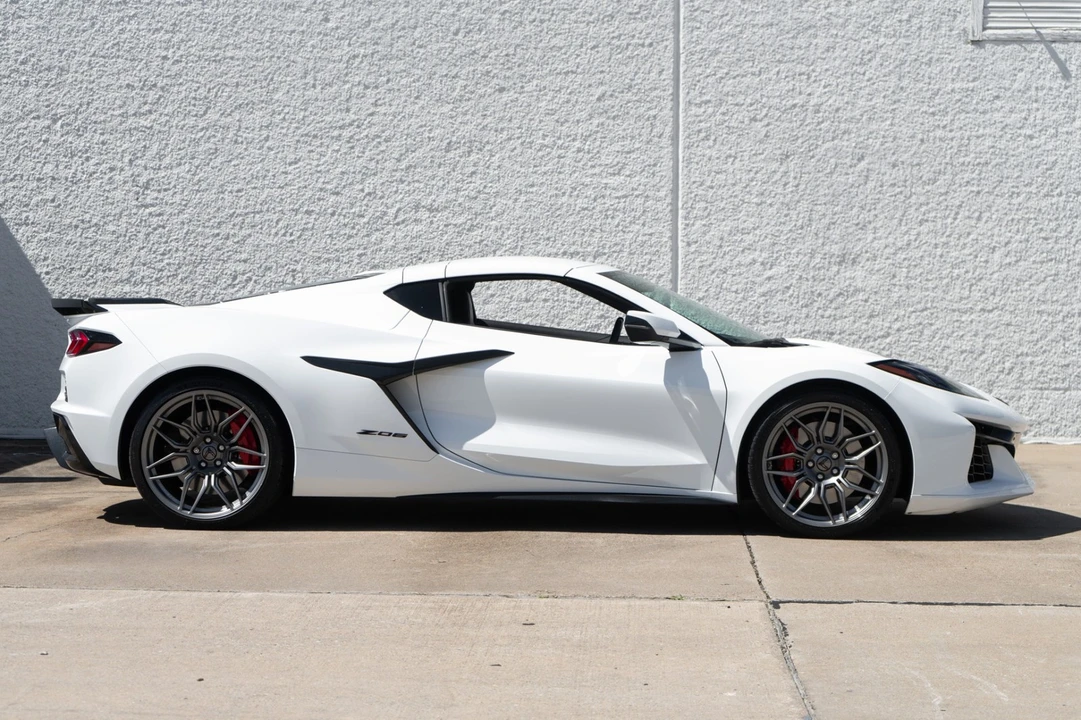 2024 Chevrolet Corvette C8 Z06 - Image 3 of 31