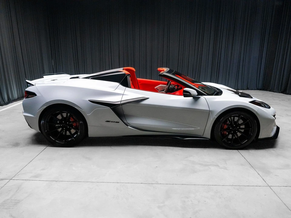 2024 Chevrolet Corvette C8 Z06 - Image 17 of 31
