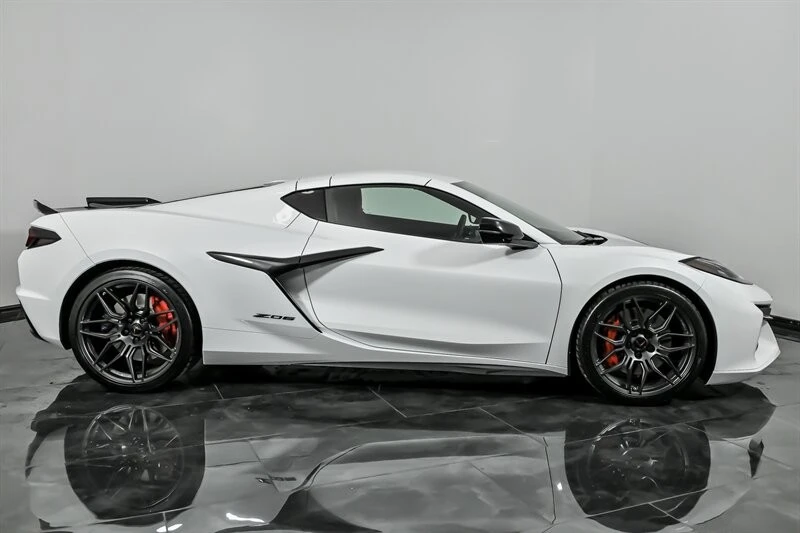2024 Chevrolet Corvette C8 Z06 - Image 13 of 21