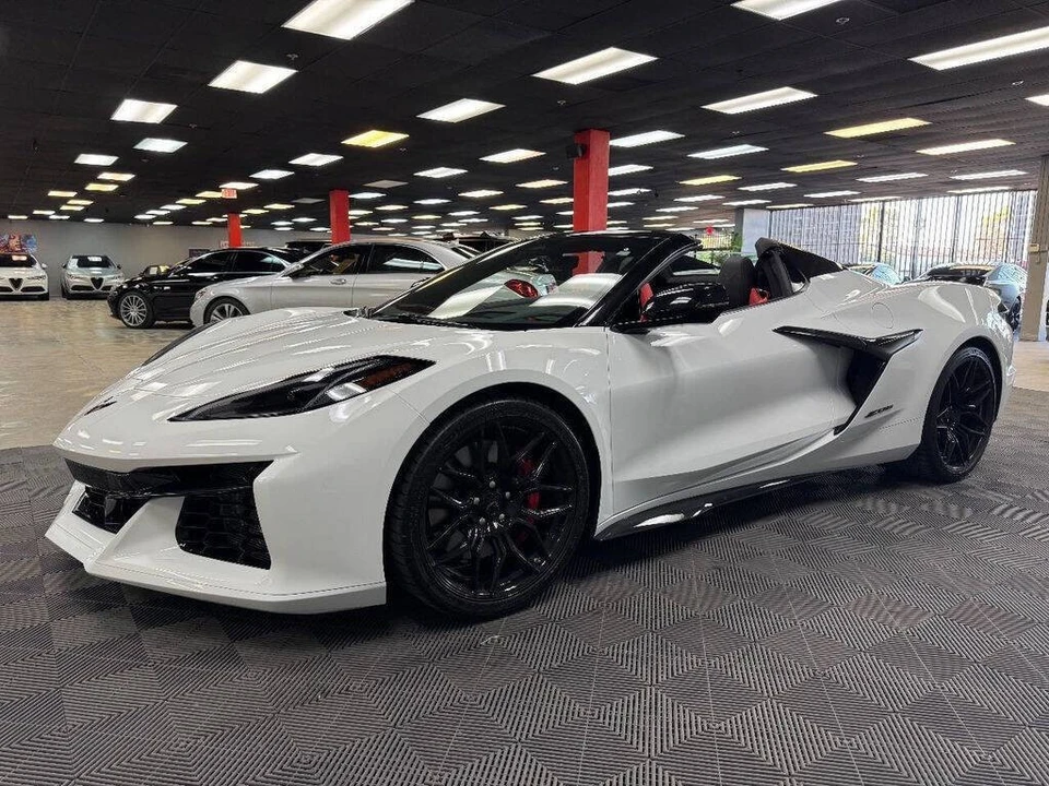 2024 Chevrolet Corvette C8 Z06 - Image 8 of 31