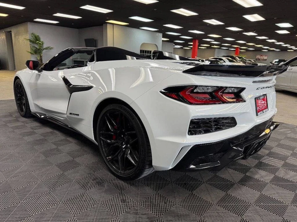 2024 Chevrolet Corvette C8 Z06 - Image 13 of 31