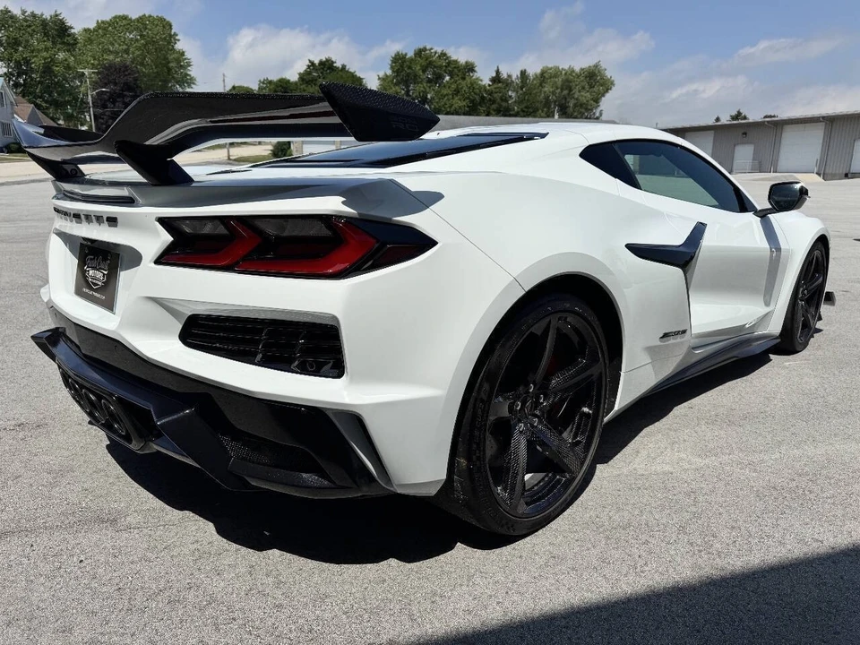 2024 Chevrolet Corvette C8 Z06 - Image 11 of 31