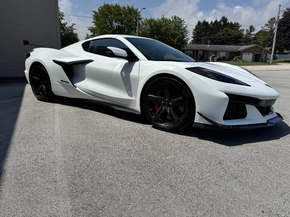 2024 Chevrolet Corvette C8 Z06 - Image 7 of 31